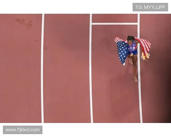 杰斐逊伍登强势摘得田径女子二百米冠军展现非凡速度与力量风采秀