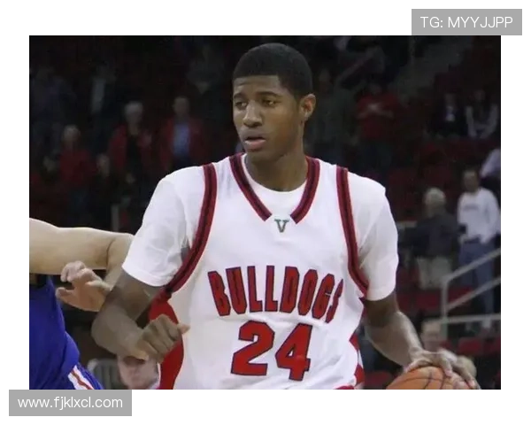 乔治首秀表现亮眼纳斯称赞其防守篮板贡献突出